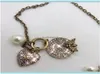 Pendants Bijoux Colliers de luxe Designer Bronze Vine Office exquis Dames Diamants Pendant Pearls Party Fashion Aaaaa Offi4176767