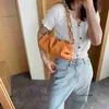 Botteg Venetas Bolsos Bolsos de lujo 2023 Bolso con textura de nuevo estilo a la moda Bolso de mujer a la moda Bolso versátil de un hombro para axila Bolsa nube de mano