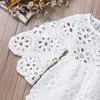 Mamelucos Moda Madre Hija Ropa a juego Encaje blanco Vestido ahuecado Mamá Niños Trajes para padres e hijos 231212