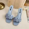 النعالين نساء مربع الصيف قدم الشرائح الفاخرة أحذية عالية الكعب سيدة بانتوفل مطاط الوجه Flip Flops Designer 2023 Hawaiian Thin Bas