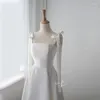 Abbigliamento etnico Abito da sposa leggero stile francese 2023 Bretelle in raso invernale Mostra temperamento nuziale sottile Travel Po