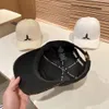 Cap Designer Cap Luxury Designer Cap Classic Märke mångsidig hatt Julklapp Populära baseballmössor Högkvalitativ män Hat Women Hat Street Par Hat