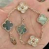 Van Clover Bracelet Designer Jewlery Rose Gold Bracelets for Woman Luxury Silver Four Leaf Charm Braclet with Box Arme