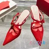 Pantofole estive sexy in pelle scamosciata rossa a forma di cuore ciabatte vuote in vera pelle scarpe a punta da donna con tacco alto da festa di marca