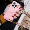 Luxury 3D Love Heart PU Case in pelle tpu morbido con sciarpe di seta Catena di seta Porta del polso per polso per iPhone 15 Pro Max 14 13 12 11