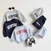 Family Matching Outfits INS 2023 Winter Kids Clothing set Boys Hoodie Set Velvet Letter Sports Suit Sweasthirt And Pants 2Pcs Training Outfit 231212