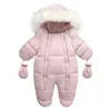 Rompers Winter Baby Rompers tjock varm spädbarn Huva inuti fleece jumpsuit född pojke flicka övergripande småbarnskläder set 231212