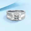 حلقات الكتلة 1.0 CT Round Cut Cut Assice Moissanite Male Ring Sight Silver Designer Jewelry Gift Luxury Gift for Men