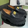 2023 Luxe Designer Dameskleding Schoenen Lederen Lug Sole Loafer Bee Borduren Platform Zwart Rood Canvas Rubber Beige Maat 34-41