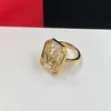 2023 Designer Crystal V Ring Letter Couple Anneaux Fashion Crystal Crystal Gold Bielry Amoureux Ring223P