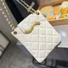 Luxury 24c Chain Bag Crossbody Bag Mini Telefon Bag Flagskepp axelväska underarmsäck svart och guld klassisk färgschema full diamant pläd mönster messenger väska