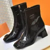 Automne hiver nouveau fond plat femmes bottes célèbre designer lettre en métal étiquette épissage célèbre marque talons hauts en cuir tête carrée surélevée fermeture éclair latérale dames botte