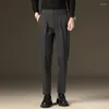 دعاوى الرجال المرنة بدلة الخصر السراويل الرجال مطاطين في الخريف سراويل سراويل كوريا ملابس بنية اللون الأسود للرجال الرسمي 2023