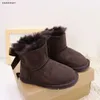 Nieuwe kinderlaarzen Winterwarme snowboots babyschoenen maat 26-35 Inclusief schoenendoos designer peutersneakers Dec05