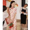 Etnik Giyim Kırmızı Dantel Çiçek Çinli Lady Mandarin yaka Cheongsam Puff Sleeves Qipao Vintage Düğmesi A-Line Gelin Gelinlik