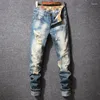 Herr jeans män staplade rippade streetwear rak ben vintage nödställda denim byxor pojkvän plus storlek 28-40 punkbyxor