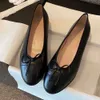 Designerskor Paris varumärke svart balettlägenheter skor kvinnor vår quiltade äkta läder glid på ballerina lyx rund tå damklänning hk6