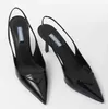 المدببة المطبقة slingback أصابع مضخات Slingback Dress Shoes Logo Logo Plaque Black Leather Women Wedding Party Fashury Fashion Designer P66G#