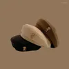 Beralar 2023 Sevimli Bear Beret Kadın Şapka Kahverengi Vintage Bahar Sonbahar Sokağı Stil Kız Günlük Kapak İngiliz Ressamı Saf Ekmek