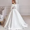 Robes de fille de fleur en satin ivoire col rond manches longues strass perlées petites filles robes de mariée de fête formelle balayage train robe de première communion pour tout-petits CL3048