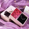 Collares colgantes collar de letras de mamá en cajas de almacenamiento de ventanas de rosas artificiales Juego de cumpleaños aniversario de joyas de joyería para mujeres