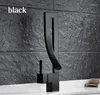 Keukenkranen KitchenVidric Kraan Uniek ontwerp Waterval met enkele handgreep Zwart Brons Een kraan en koude badkamermengkraan