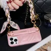Luxury 3D Love Heart Pu Leather Case Soft TPU med handledsduk Silk Sarf Chain Wrist Strap Stand Holder för iPhone 15 Pro Max 14 13 12 11