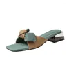 Slipare kvinnor sommarskor 2023 Trendyol blandade färger Bow Tie Chunky Slides Woman Designer Elegant Casual Flip Flops Sandaler