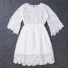 Rompers Fashion Mother Daughter Matching Clothing White Lace Hollow Out Dress Mom Kids Parentchild Outfits 231212