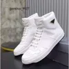 Sport praddas pada Outdoor prd Top Fabric Luxury Brand Hightop Patent Sneakers Shoes high Men Casual Leather Walking Americas Cup top Sports sneaker Designer T 72NG
