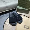 Zapatillas de verano Diapositivas Pisos Sandalias de plataforma Clásicos de goma Hombres Mujeres Diapositivas de brocado floral Mulas Chanclas Zapatos de playa Mocasines deslizadores