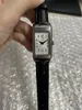 Heißer Verkauf weibliche Uhr für Frauen Mode Uhr Edelstahl Dame Armbanduhr Kleid Uhr Quarzuhren j08 Limited Edition