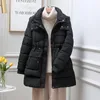 Abrigos de trinchera para mujer 2023 Moda de invierno Mujer Abrigo de algodón con capucha Espesado Longitud media Cálida Parka a prueba de viento