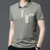 Herrpolos 2023 Kort ärm T-shirt Blusar Summer Thin Casual Poloturn Down Collar Tees Pockets Fashion Patchwork Vintage Tops