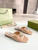 2024 NUOVE donne di estate in pelle sandali piatti casual Lady Indoor Beach scarpe di design di lusso femminile Boho pantofole open toe Hollow femminile marca scivolo G 35-42