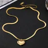 Chaînes Zovoli Gold Couleur Collier en acier inoxydable pour femmes Bijoux Love Heart Pendentif Cadeau d'anniversaire