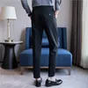Abiti da uomo Pantaloni da completo da uomo 2023 Autunno a righe verticali Slim dritti Casual ricamati pantaloni eleganti da cerimonia Abbigliamento moda