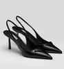 المدببة المطبقة slingback أصابع مضخات Slingback Dress Shoes Logo Logo Plaque Black Leather Women Wedding Party Fashury Fashion Designer P66G#