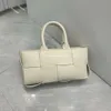 Monedero Cesta de cuero Mujeres Arco Bolsas Vbottega 2023 Nuevo Tote Tejido de mujer Diseñador de gran capacidad Bolso de mano cruzado de un solo hombro KX08