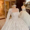 Stunningbride 2024 Lusso Ricamo O-Collo Maniche lunghe Corte dei treni Glitter Ball Gown Abito da sposa Romantico Perline Principessa Abito da sposa Personalizzato