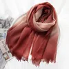 Écharpes femmes sculpture de gradient rayons longs châles et enveloppe le pashmina solide légère pour l'automne du printemps