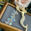 Broschen Vintage Frauen Exquisite Meerjungfrau Kristall Pins Elegante Retro Dame Kleidung Abzeichen Zubehör Pin Emaille