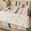 BEDSPREATH SOFT MADRASS COVER Tjock quiltat utrustat BED Sheet Fashion Printed Queen King Bed Breads Bed Linen Dust Cover 231214