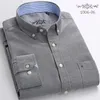 Herrklänningsskjortor i skjorta Longsleeve för män Slim Fit formella skjortor Vita plianartiklar Toppar Enkel Pocket Office -kläder 231213