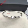 2024GOLD Bangle Sier Designer Girl Love Diamond Circle Armband Classic Brand Jewelry Par Gift Family Accessories With Box