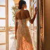 Saudiarabien Full spets sjöjungfru bröllopsklänning med löstagbart tåg sexig från axelbryggklänningar charmig lång mantel