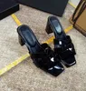2024 Design de luxe Femmes sandales à talons hauts pantoufles chaussures à glissière Hommage Nu Pieds sandales en cuir en cuir verni design de luxe sandales d'été 35-41BOX