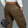 Calças masculinas 6 bolsos lã quente carga homens roupas trabalho térmico casual inverno para militar preto cáqui calças masculinas 231213