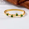 Bangle 316L Aço Inoxidável Retro Doce Estilo Rosa Coração Irregular Bloqueio Em Forma de Coração Pulseira de Zircão Verde Acessório Versátil