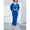 Casual Dresses Miyake Pleated Solid Color Women Maxi Dress V-Neck Bat Sleeve Loose Plus Size Design Elegant Evening Party